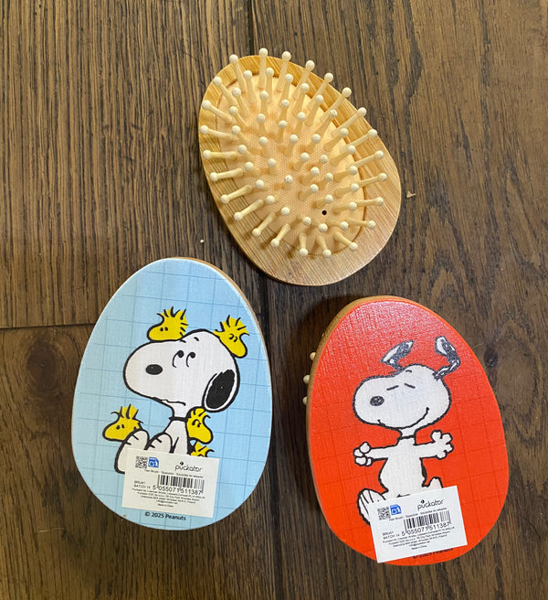 Snoopy Bamboo detangling brush